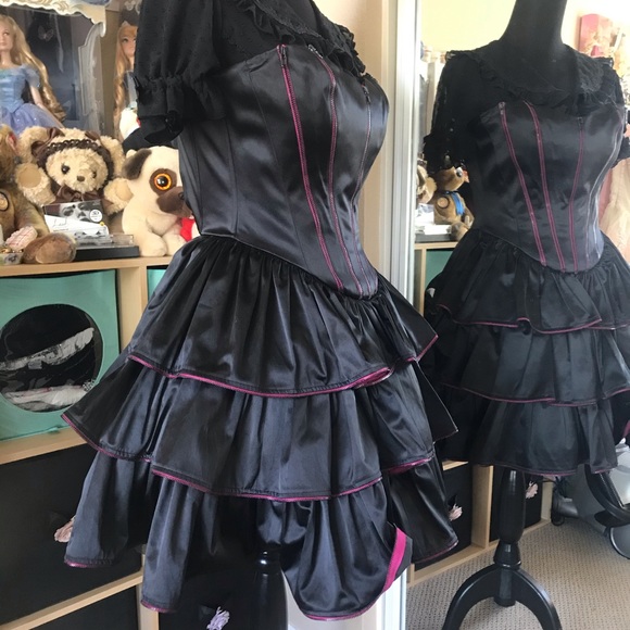 Betsey Johnson zipper black dress in size 2 - Picture 9 of 9